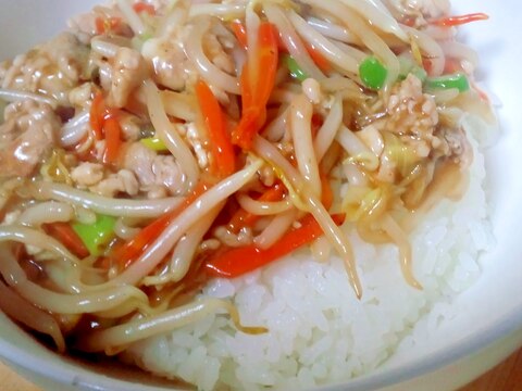 豚肉ともやしの中華風あんかけ丼